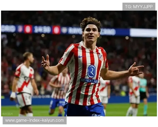 马德里竞技持续施压，阿尔瓦雷斯抢点成功